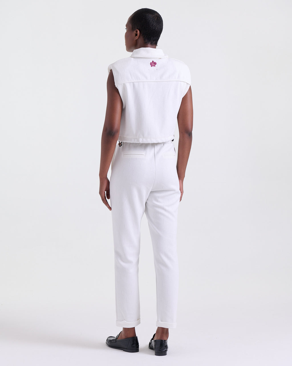 OFF WHITE