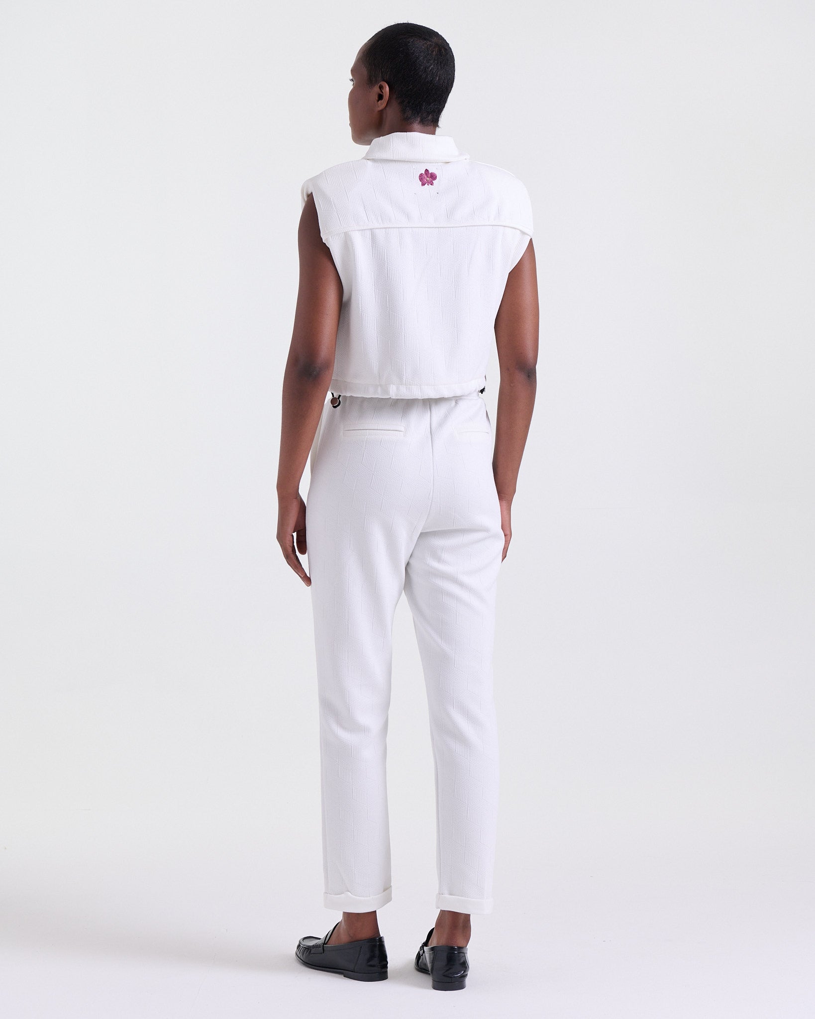 OFF WHITE